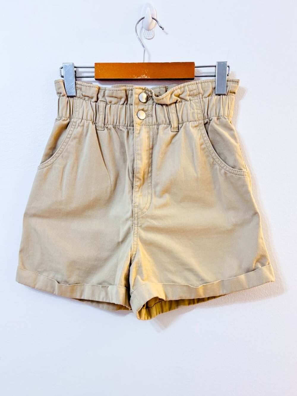 H&M Beige High Rise Paperbag Waist Cotton Shorts Cuffed Hem Size 4
